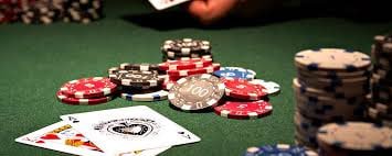 Bangladesh mobile user reviewing Texas Holdem information on bdt 8777
